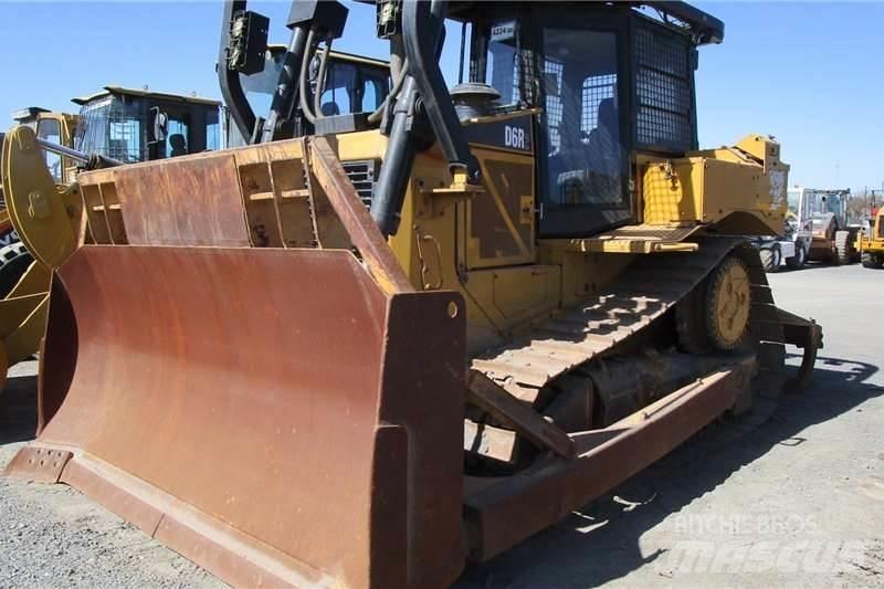 CAT D6R2 Buldožeri gusjeničari