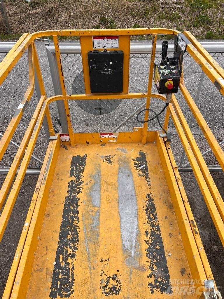 Haulotte Compact 12 Škaraste platforme