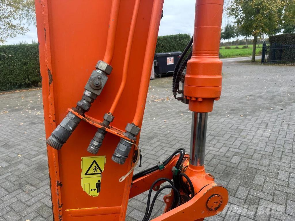 JCB JS145W Bageri na kotačima