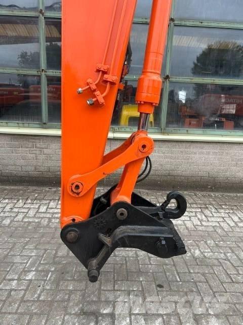 Hitachi ZX 135 US Bageri gusjeničari