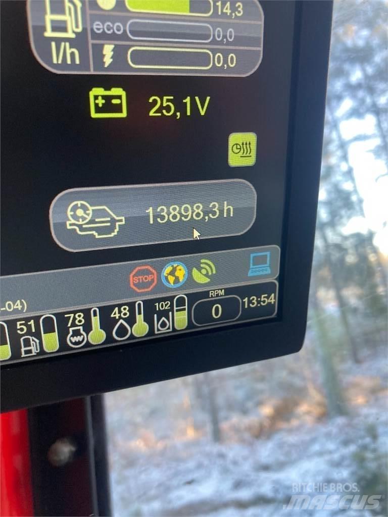 Komatsu 895 Forvarderi