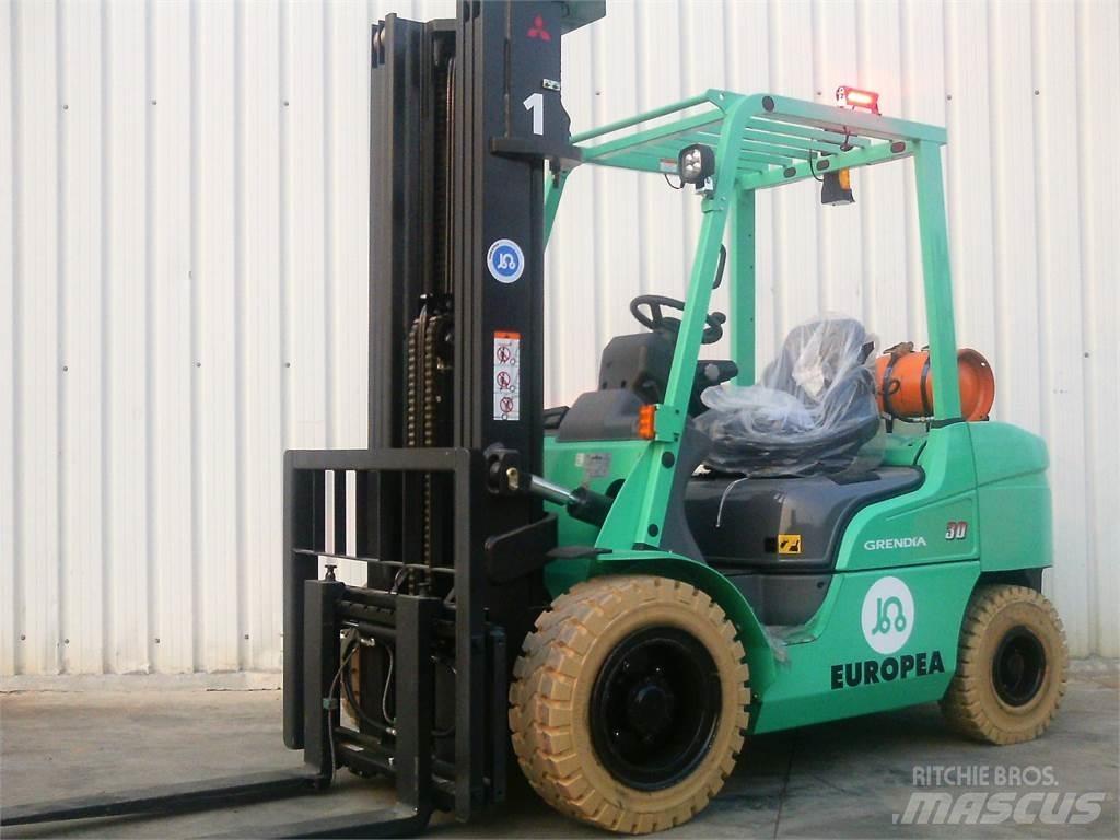 Mitsubishi FG30NTD Plinski viličari