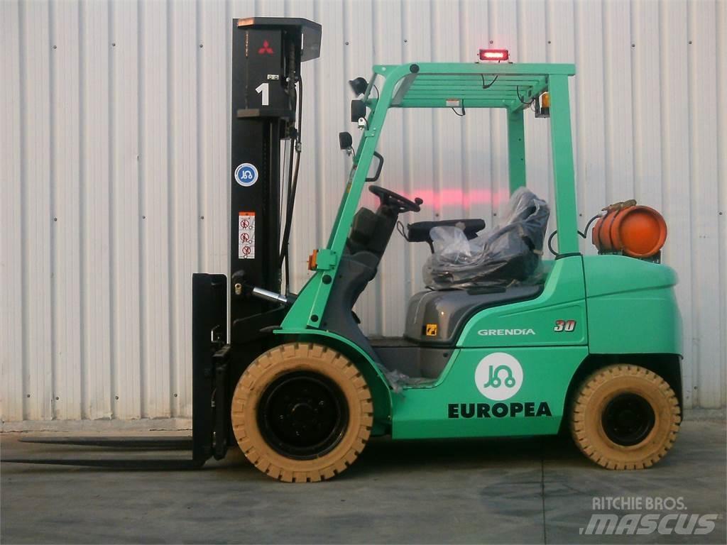 Mitsubishi FG30NTD Plinski viličari