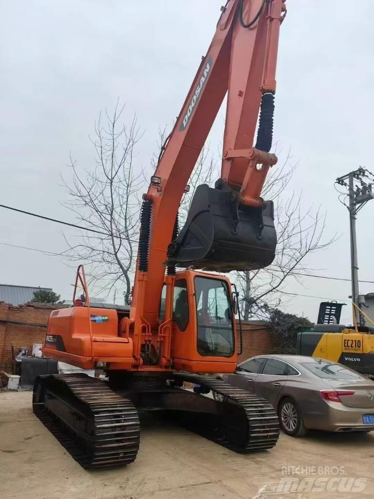 Doosan 225-7 Bageri gusjeničari