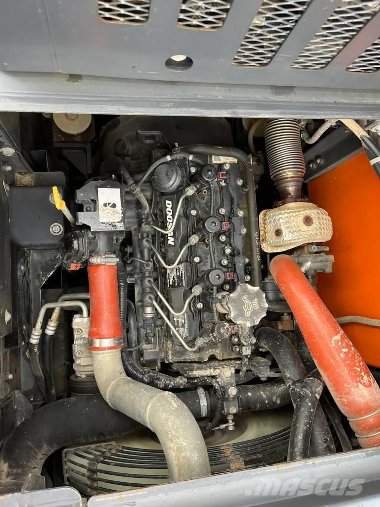 Doosan DX 140 LCR Bageri gusjeničari