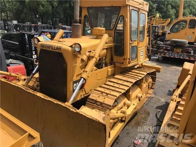 CAT D6D Buldožeri gusjeničari
