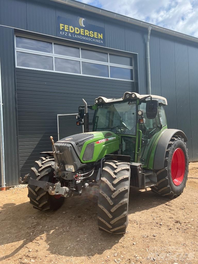 Fendt 211 Traktori