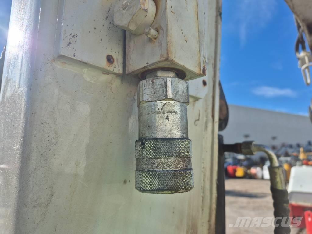 Takeuchi TB 280 FR Bageri gusjeničari