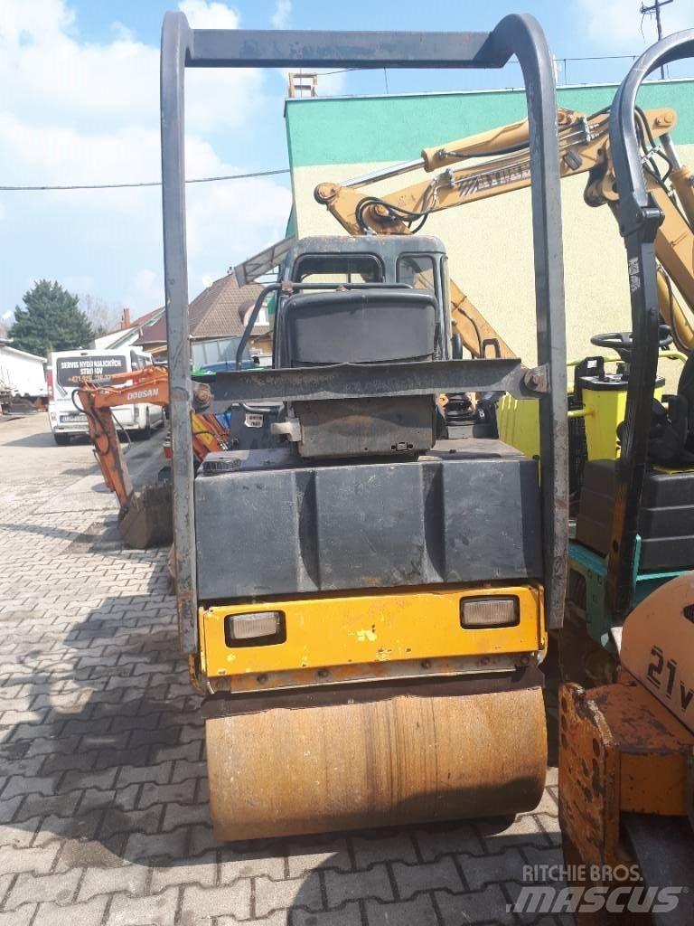 Bomag BW 100 AD-3 Valjci sa dvojnim bubnjem