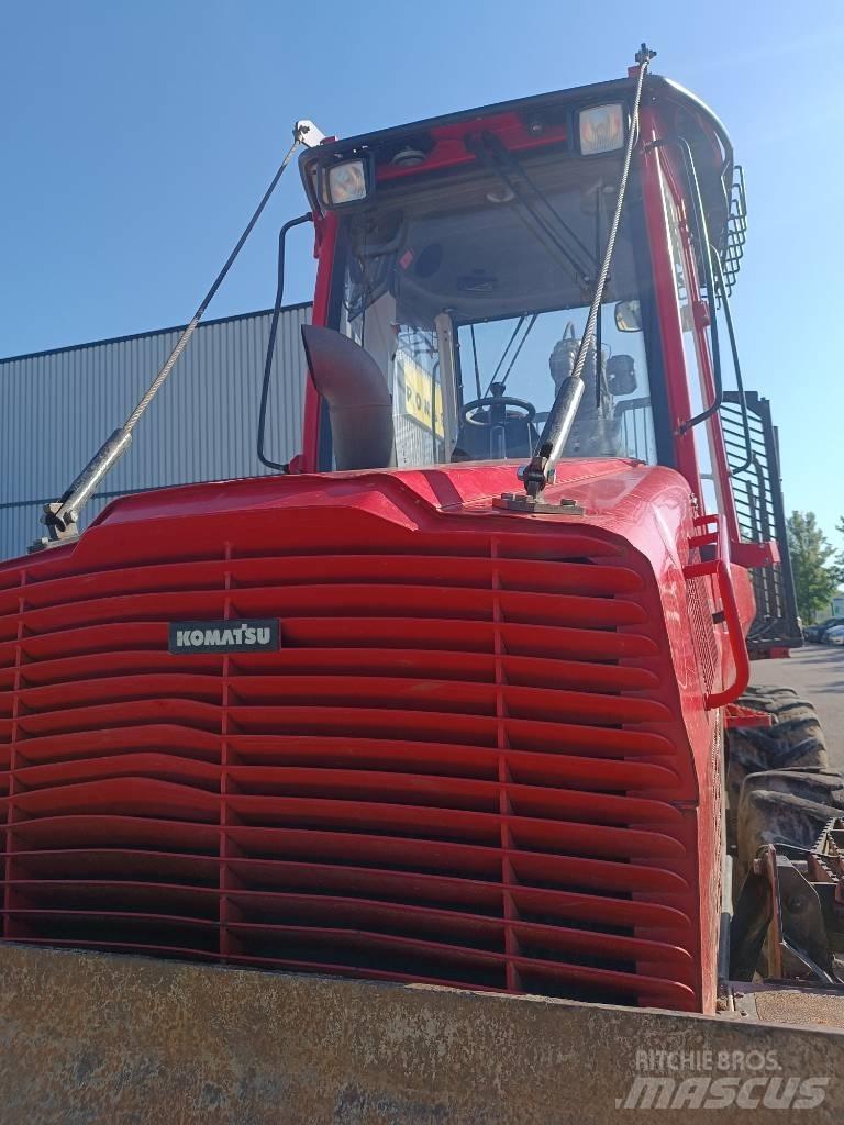 Komatsu KOMATSU 845 Forvarderi