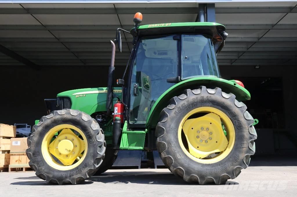 John Deere 5075 E Traktori