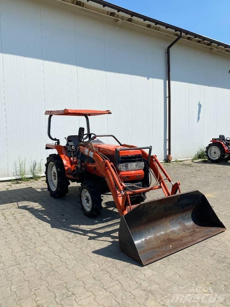 Kubota GL240+tur Kompaktni (mali) traktori