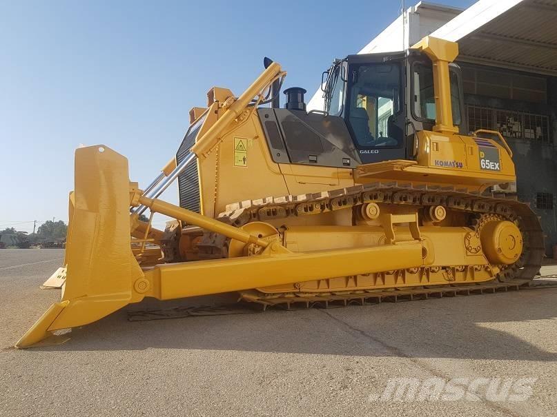 Komatsu D65EX-15 Buldožeri gusjeničari