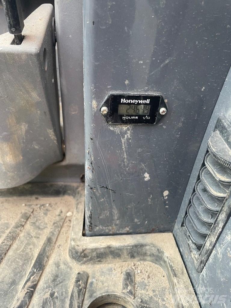 Takeuchi TB 235 Mini bageri <7t