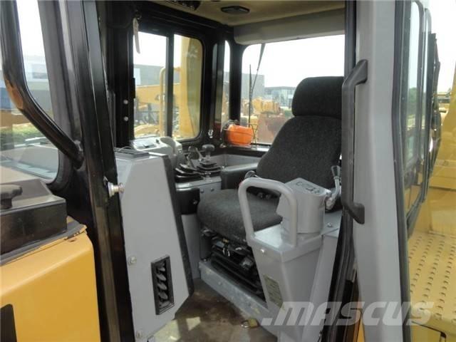 CAT D 8 R Buldožeri gusjeničari