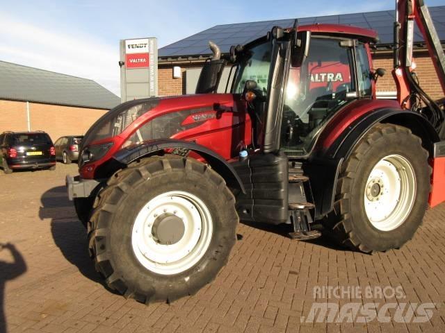 Valtra T174 VERSU Traktori
