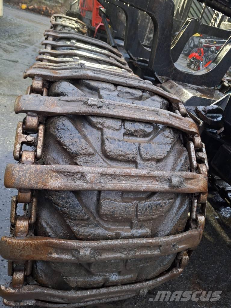 Komatsu 875 Forvarderi