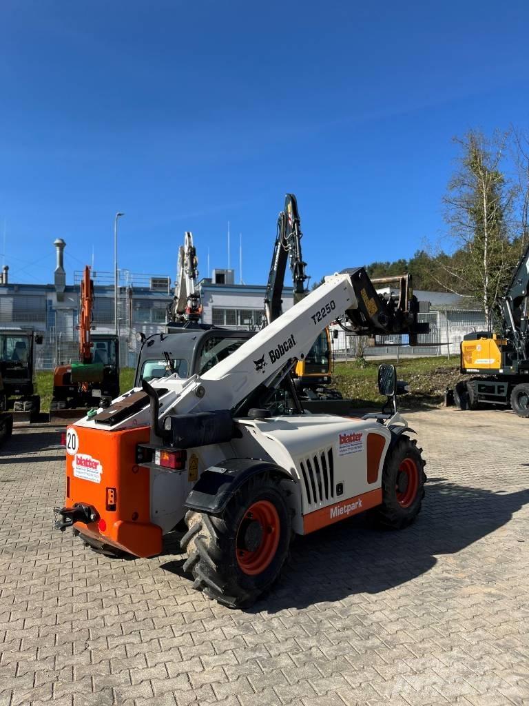 Bobcat T 2250 Teleskopski viličari