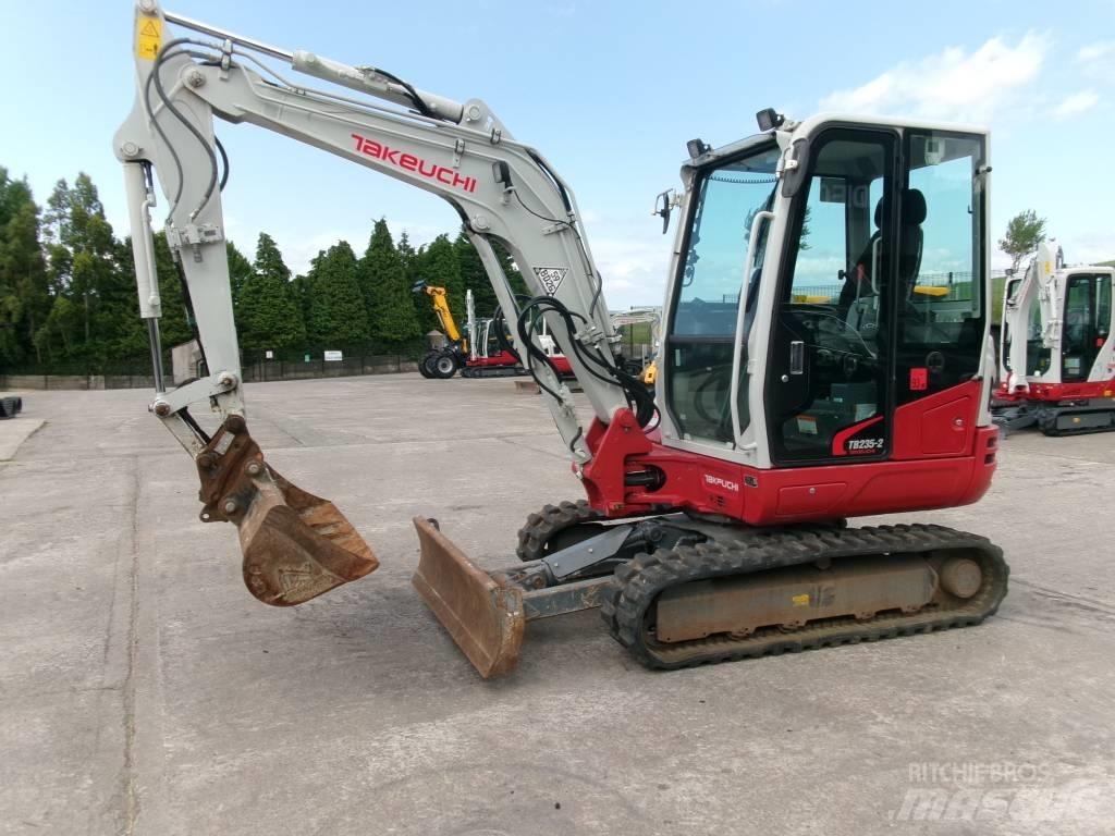 Takeuchi TB235-2 Mini bageri <7t