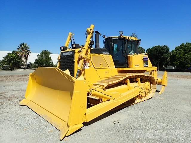 Komatsu D155AXi-8 Buldožeri gusjeničari