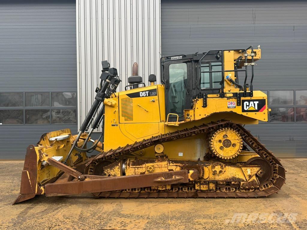CAT D6T LGP Buldožeri gusjeničari
