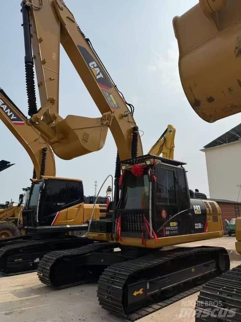 CAT 323D2L Bageri gusjeničari