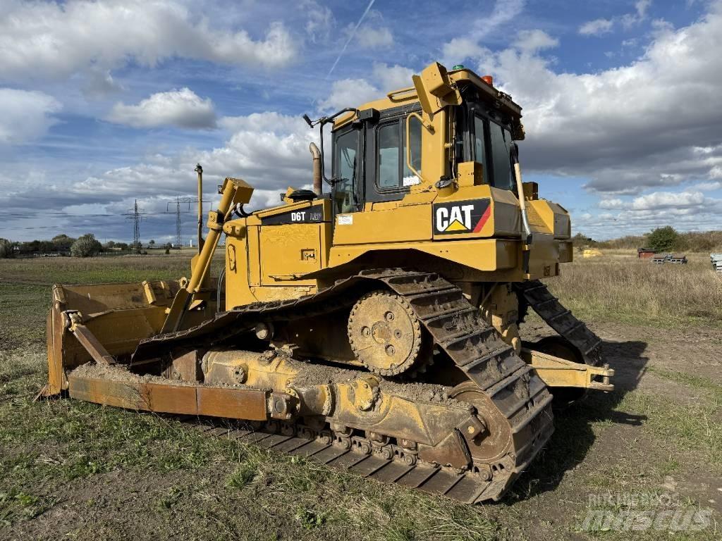 CAT D 6 T LGP Buldožeri gusjeničari