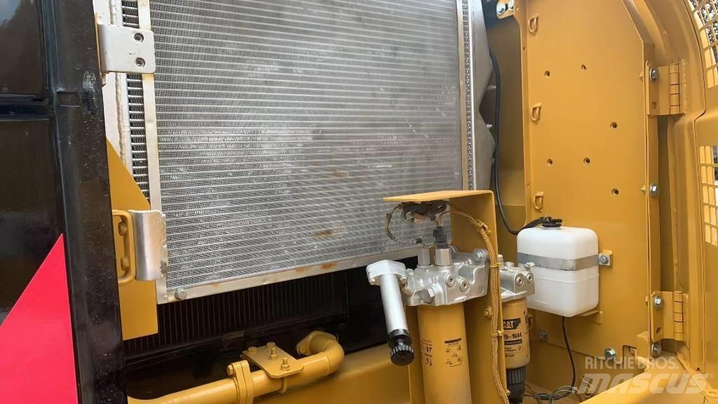 CAT 324 D Bageri gusjeničari