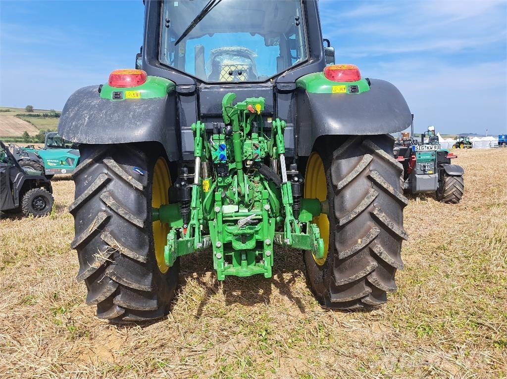 John Deere 6110M Traktori