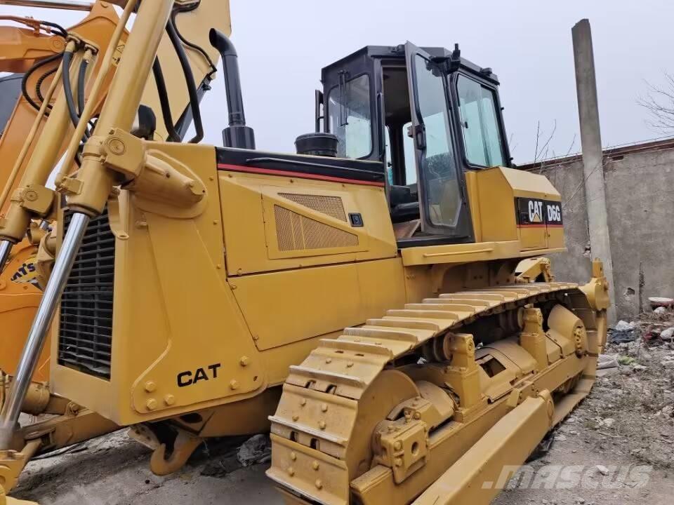 CAT D 6 G Buldožeri gusjeničari