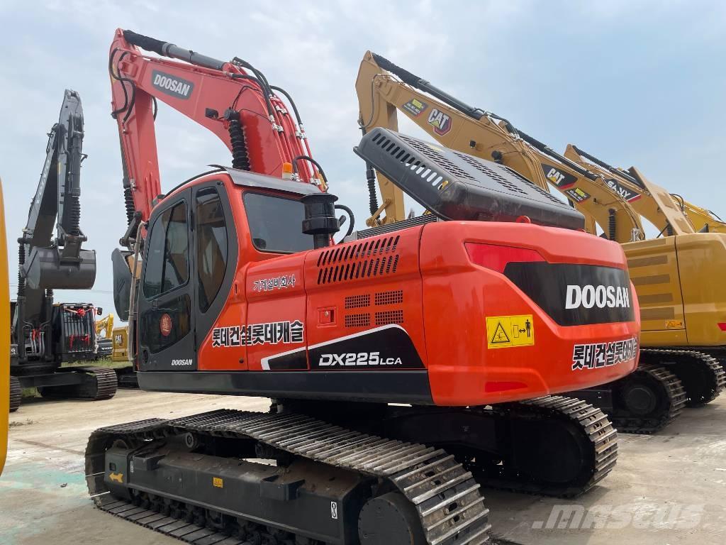 Doosan DX225LCA Bageri gusjeničari