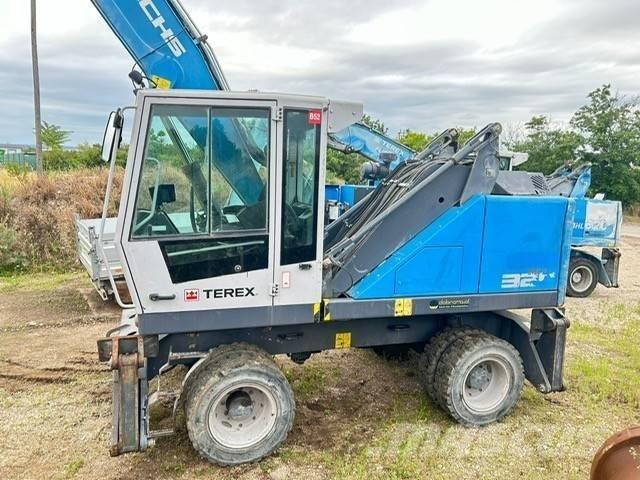 Fuchs MHL 320 Bageri za manipuliranje materijalom / otpadom