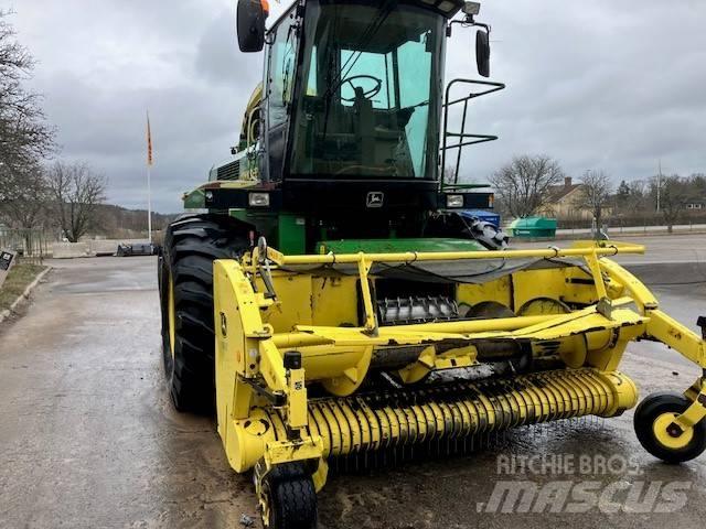 John Deere 6950 Strojevi za krmu na vlastiti pogon