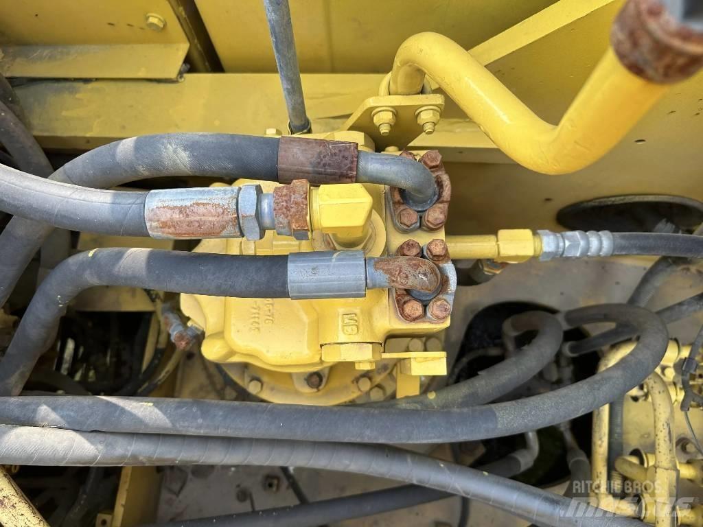 Komatsu PC240-8 Bageri gusjeničari