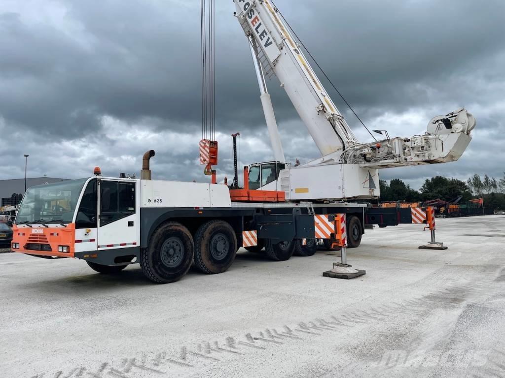 Demag AC 300 Rabljene dizalice za težak teren