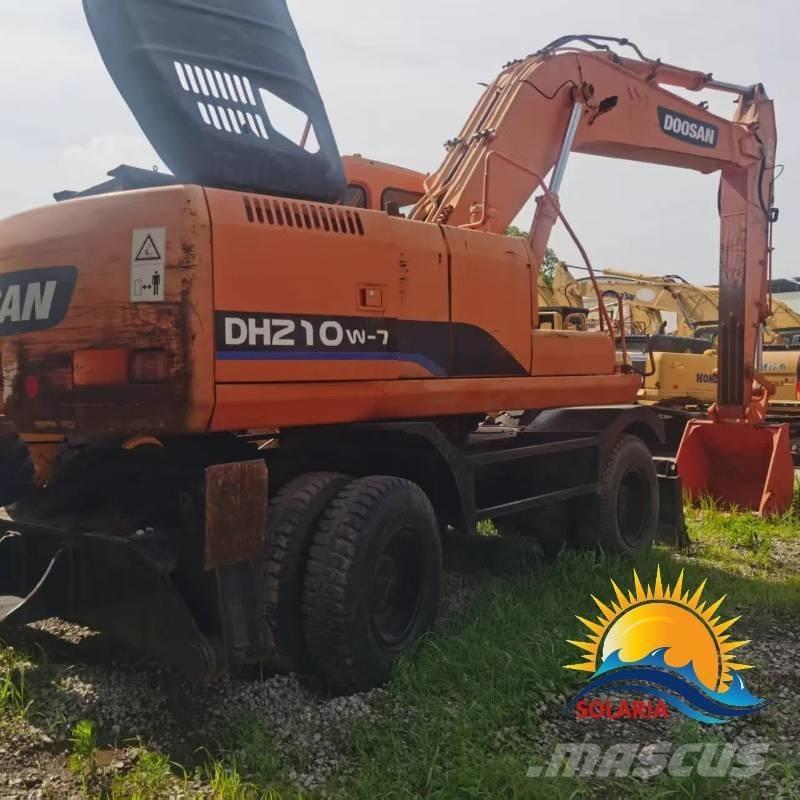 Doosan DH 210 W-7 Bageri na kotačima