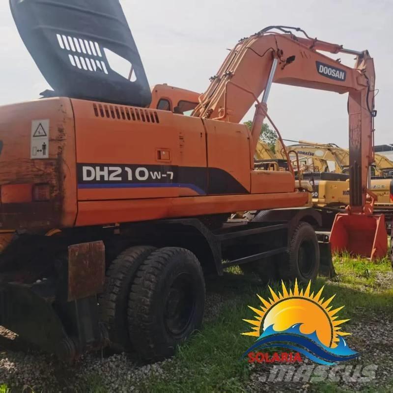 Doosan DH 210 W-7 Bageri na kotačima