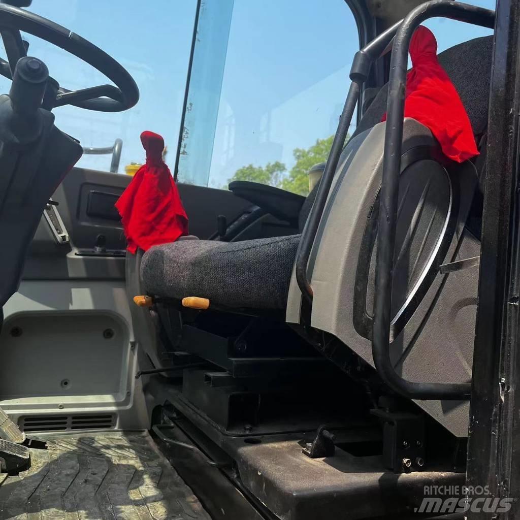 Hyundai R60W-7 Bageri na kotačima