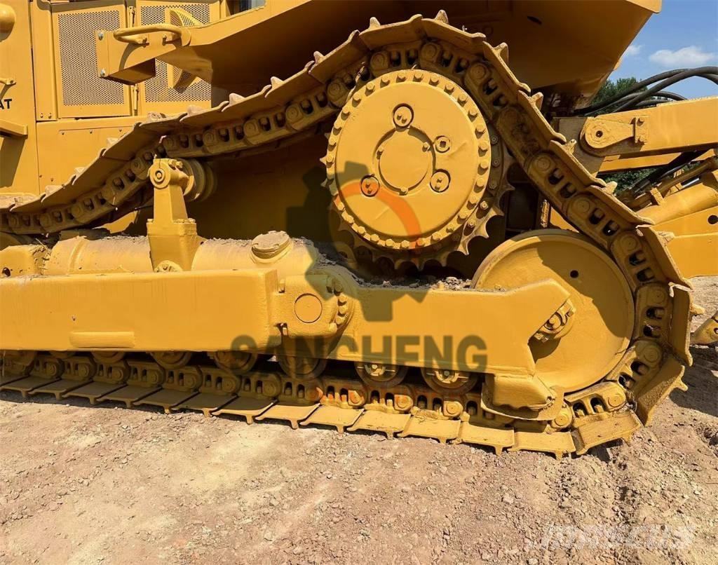 CAT D 8 R Buldožeri gusjeničari