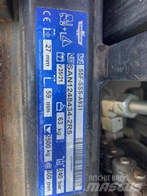Manitou MC 25 Terenski viličar
