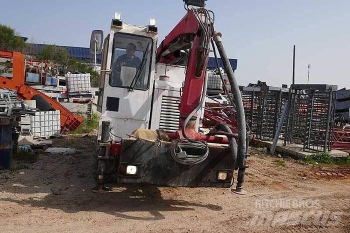 Titan IS26 Strojevi za betonsku galanteriju