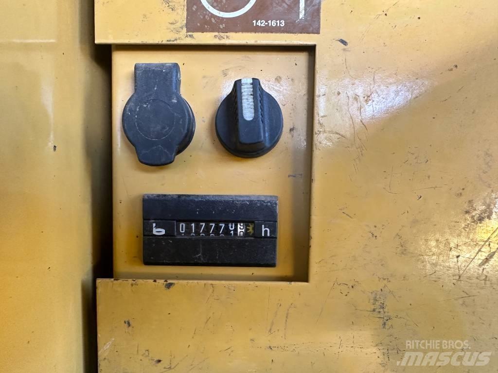 CAT M 320 VAH Bageri na kotačima