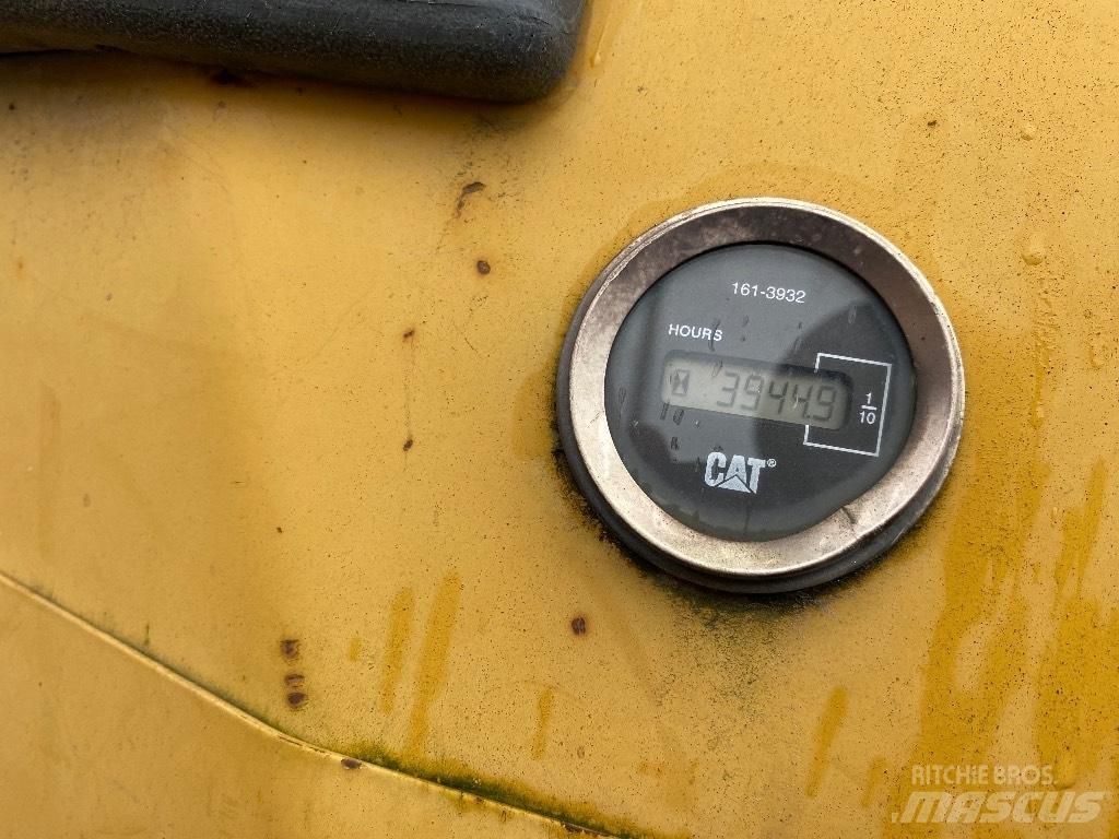 CAT D5G XL Buldožeri gusjeničari