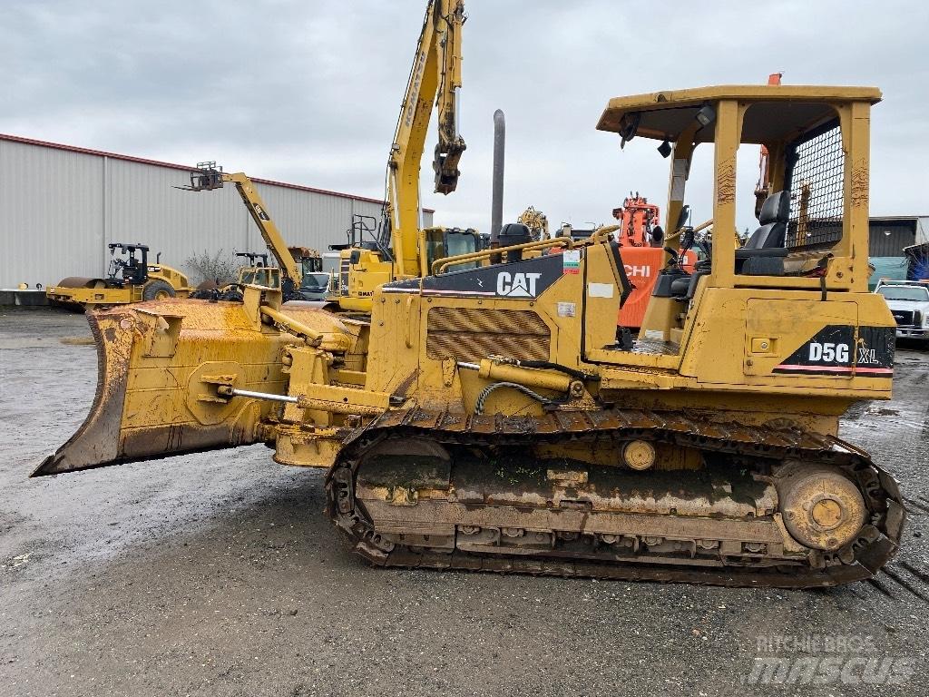CAT D5G XL Buldožeri gusjeničari