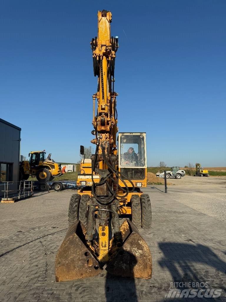 Liebherr A 900 C Bageri na kotačima
