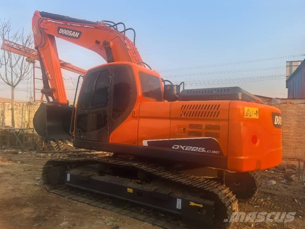 Doosan DX225 Bageri gusjeničari