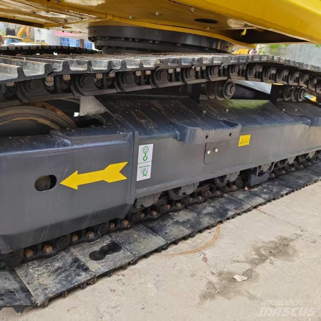 Komatsu PC 200-8 Bageri gusjeničari