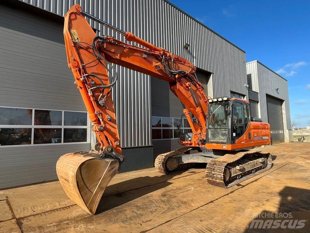 Doosan DX255LC-3 Bageri gusjeničari