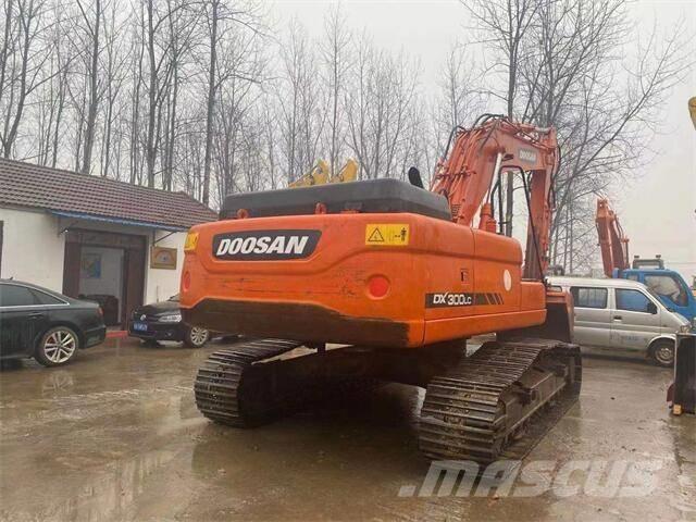 Doosan DX300 Bageri gusjeničari
