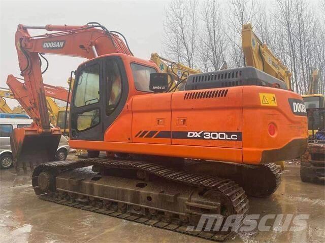 Doosan DX300 Bageri gusjeničari